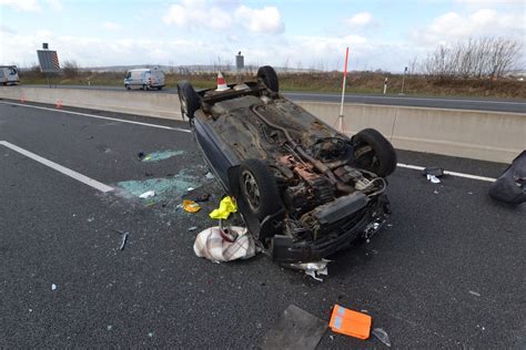 Pol Hi Schwerer Unfall Auf Der A Zieht Vollsperrung Nach Sich