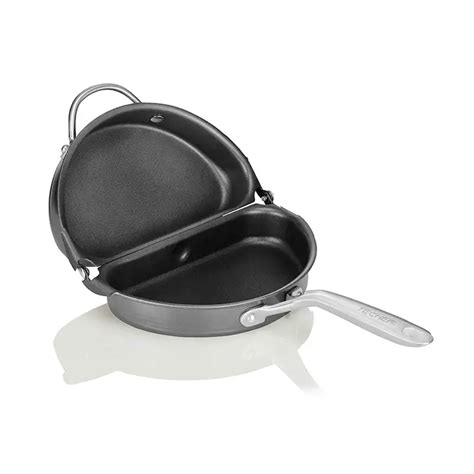 The 8 Best Folding Omelet Pans of 2022 - Expert Reviews and Buying Guide