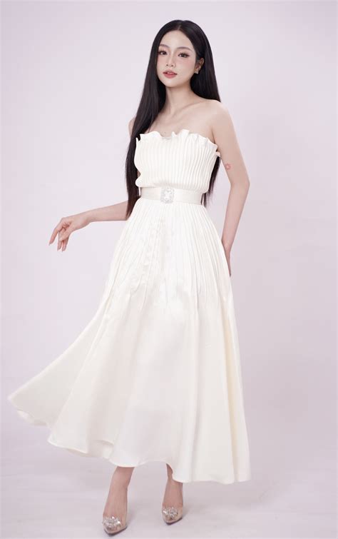 Hot girl ảnh thẻ gây xôn xao một thời bất ngờ tái xuất sau 1 năm sinh con