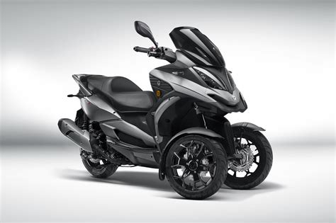 Quadro Qv El Scooter De Tres Ruedas Suizo Se Renueva Moto Pro