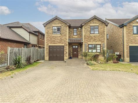 4 Bed Detached House For Sale In Yeomans Avenue Harpenden Al5 £