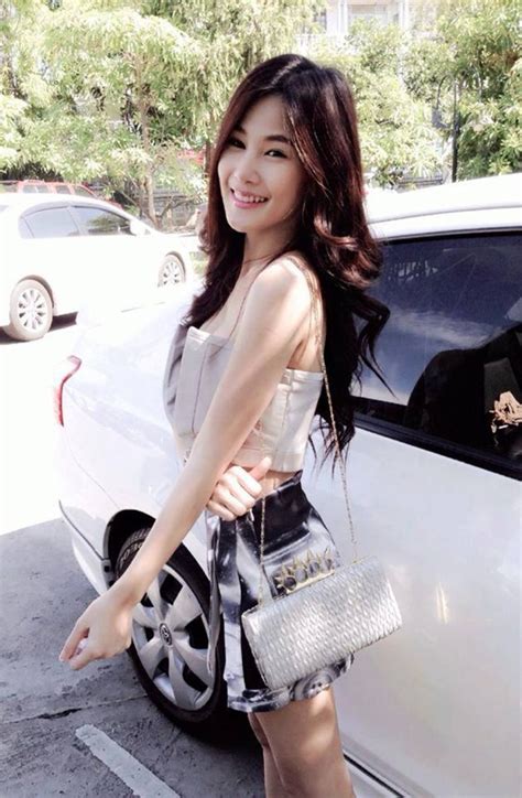 Hot girl Thái Lan lên án cư dân mạng Việt Nam