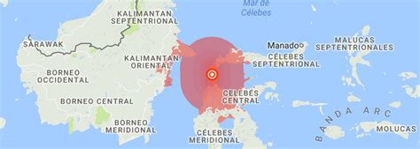 Tsunami Golpeó Indonesia Tras Poderoso Terremoto De 75 Grados Duke