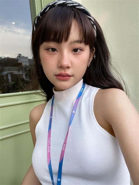 Hot girl người Tày Ceri Thu Hà lần đầu nói về các vết thương chằng chịt trên cánh tay