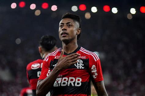 Torcida Do Flamengo Protesta Em Post De Homenagem A Bruno Henrique