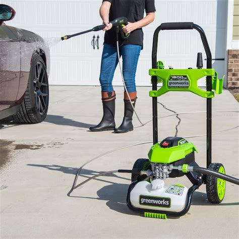 Greenworks 1800 Psi 1 1 Gpm Cold Water Electric Pressure Washer With 5 Spray Tips And Surface