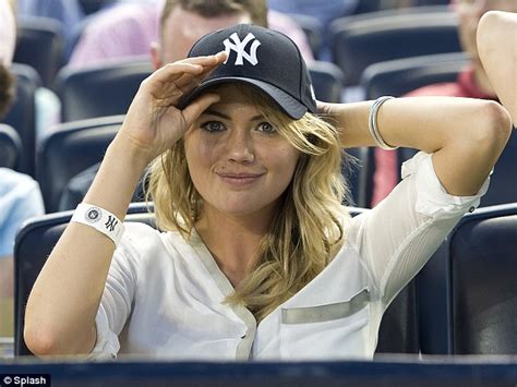 Jaw Dropping Reasons Why The Yankees Have The Hottest Fans In Baseball