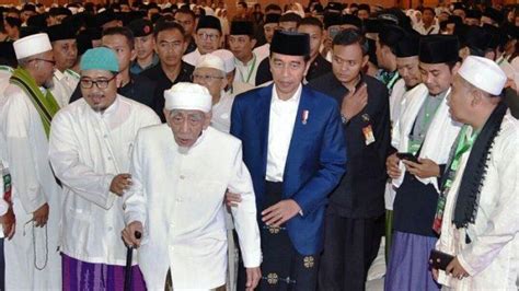 Breaking News Kh Maimun Zubair Alias Mbah Moen Dikabarkan Meninggal