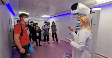 Zeci De Studen I La Medicin N Practic La Spitalul Victor Babe Tion