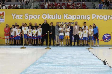 Yaz Spor Okulları Kapanış Töreni Gerçekleştirildi Zeytinburnu Gençlik