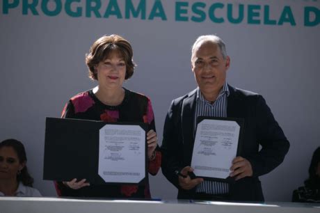 Firma Secretaría de Educación convenio con Lamosa para escuelas dignas