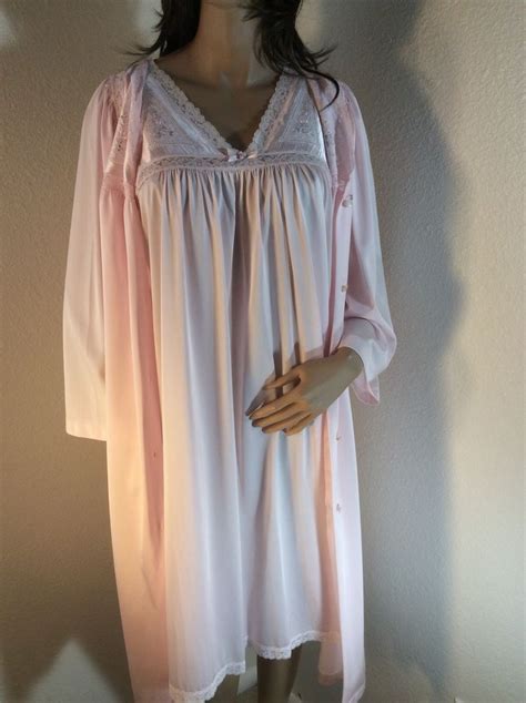 Vtg Shadowline Knee Length Pink Peignoir Robe Nightgown Set Plus Size