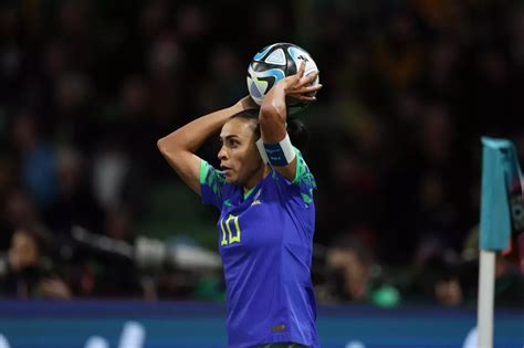 Perpisahan Mengharukan Bintang Timnas Putri Brasil Marta