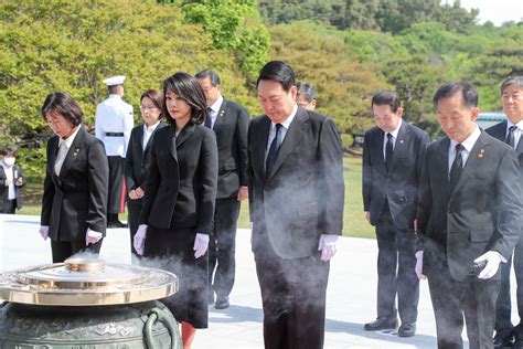 속보 尹대통령 현충원 참배 다시 도약하는 대한민국 만들겠다 네이트 뉴스