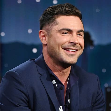 Zac Efron revela una mandíbula rota que transformó su rostro