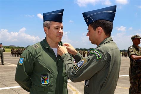 Fab Celebra Os Anos Do Primeiro Grupo De Avia O De Ca A