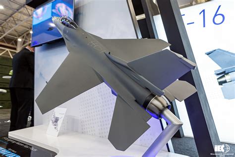 Lockheed Martin Offers Ukraine F 16 Fighter Jet