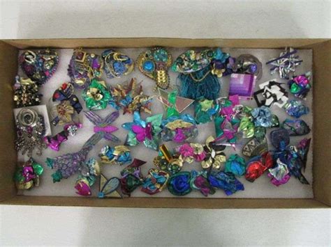 Assortment Of Plastic Costume Jewelry Brooches Oberman Auctions