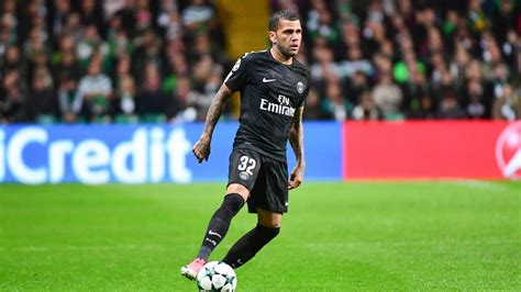 Mercato Psg Nouvelle R V Lation De Taille Sur Larriv E De Dani