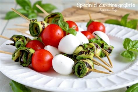 Spiedini Di Zucchine Grigliate Con Mozzarella E Pomodorini