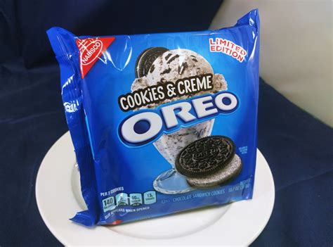 The Food Kingdom: Cookies & Creme Oreos: Not Bad, Just Pointless