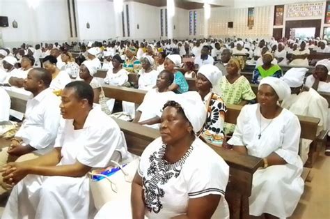 Cath Drale Saint Charles Lwanga D Oyem Une Messe Pour Les Jours