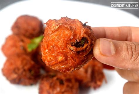 Onion Vada Ulli Vada Onion Bonda Recipe Crunchy Kitchen