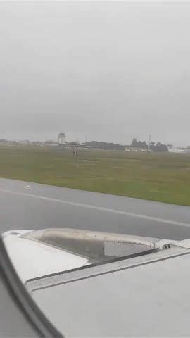 Avião da TAM derrapa na pista do aeroporto de Florianópolis Veja o