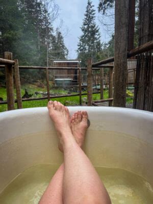 Breitenbush Hot Springs How To Get There What To Expect Go Wander Wild