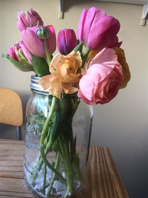 How To Make A Beautiful Bouquet Out Of Grocery Store Flowers