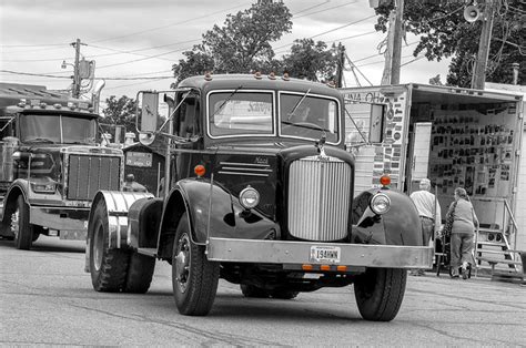 Mack Lf Semi Tractor Heading Home A Photo On Flickriver