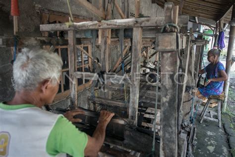 Kerajinan Tenun Stagen Tradisional Antara Foto