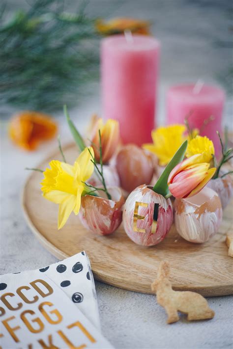 Osterkranz Aus Eiern Mit Blumen Selbermachen Diy Osterdeko Anleitung