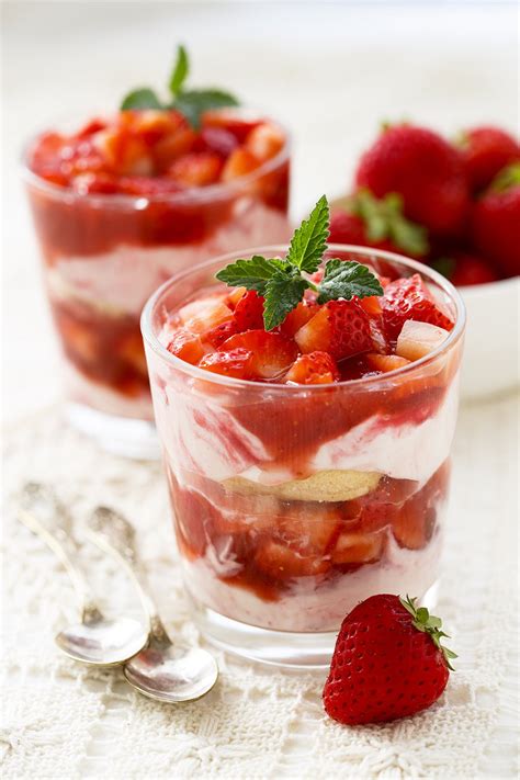 Recette Tiramisu Aux Fraises Et Grand Marnier Marie Claire 41412 Hot