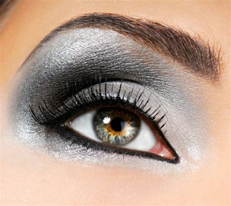 Smokey Eyes Schminken Hifreiche Tipps Für Einen Perfekten Look Zenideen