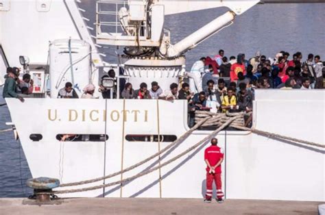 Ancora Sbarchi A Reggio Calabria La Nave Diciotti Arriva Con 528