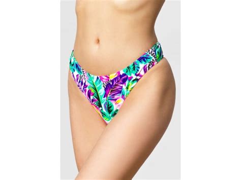 Hot Sexy Lylah Bikini Pics