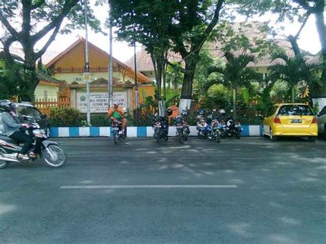 SMAN 4 Malang - Informasi Malang