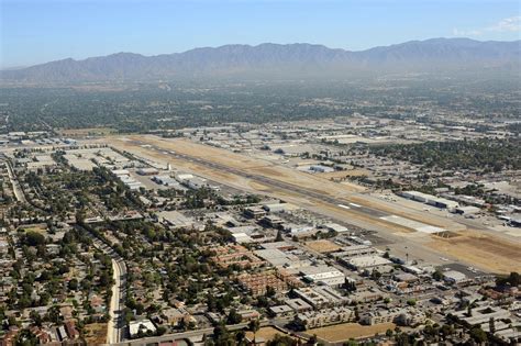 After 90 Years Van Nuys Airport Throws Itself A Little Bash Daily News