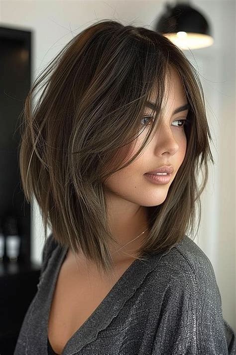 Pin By Espartacus On Beatiful Woman In Medium Hair Cuts Short