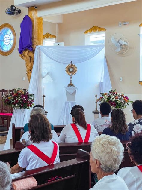 Tríduo Pascal Adoração a Jesus no Santíssimo Sacramento Paróquia de