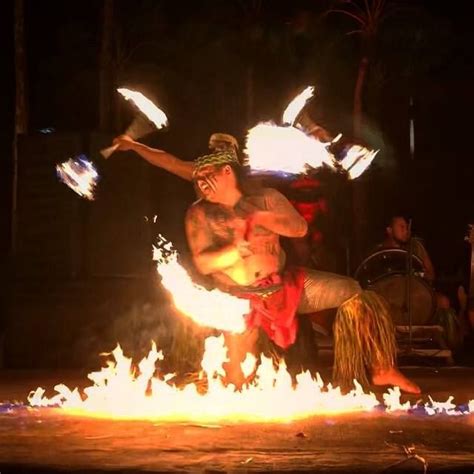 World Champion Fire Dancers at Chief's Luau Wet'n'Wild Hawaii | Fire ...