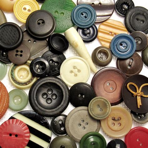 The Vintage Button Assortment Set Of 50 Early To Mid Century Plastic