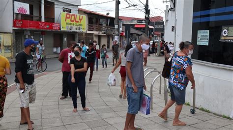 A Gazeta V Deo Mostra Longas Filas Em Busca De Aux Lio Emergencial No Es