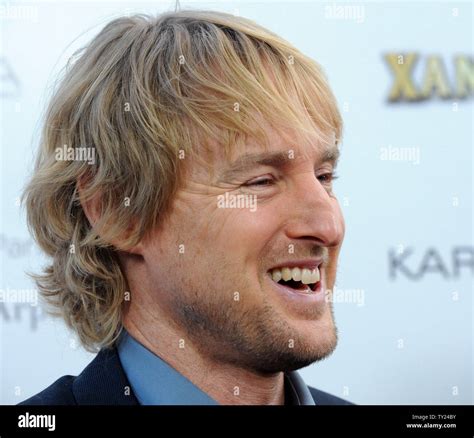 El Actor Owen Wilson Un Miembro Del Reparto En La Motion Picture Comedia Romántica Midnight En