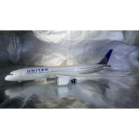 Herpa Wings 557078 United Airlines Boeing 787 9 Dreamliner Herpa