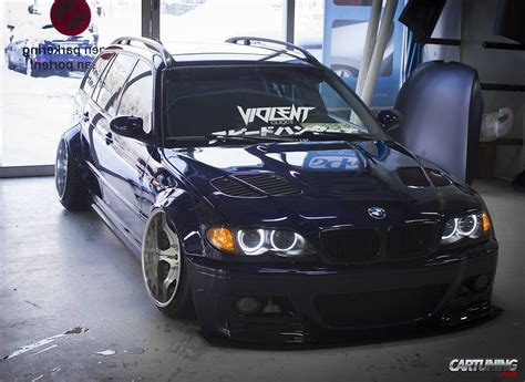 Stanced BMW 3 E46 Touring front