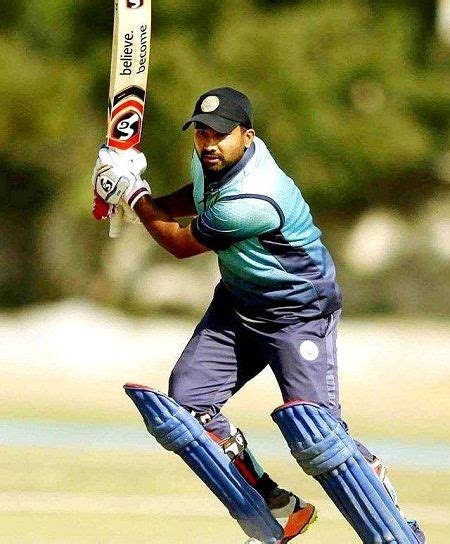 Rahul Tewatia (Cricketer) Height, Age, Wife, Girlfriend, Biography » StarsUnfolded