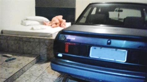 Casal Encontrado Morto Dentro De Carro Em Garagem De Motel Vale