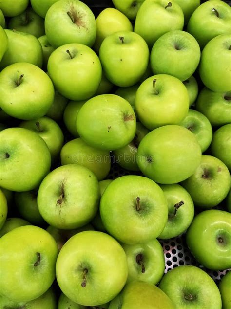 Fresh Green Apples Stock Image Image Of Apple Supermarket 110253697